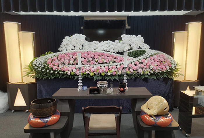 川越市立ち華葬祭の華祭壇のプランB-3川越の写真