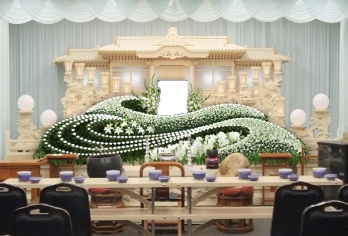 川越市立ち華葬祭の華祭壇のプランC-1の写真