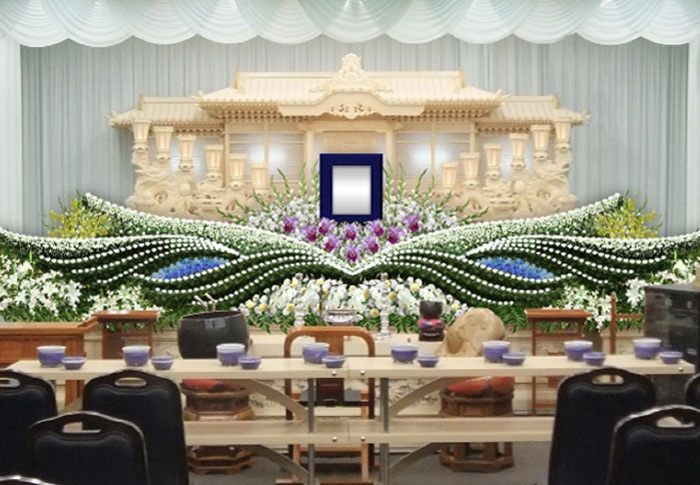 川越市立ち華葬祭の華祭壇のプランD-1の写真