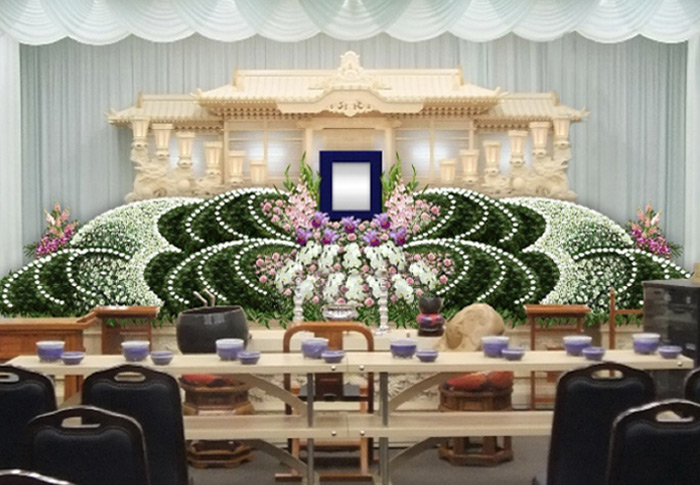 川越市立ち華葬祭の華祭壇のプランD-2の写真