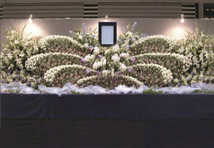 川越市立ち華葬祭の華祭壇のプランE-6の写真