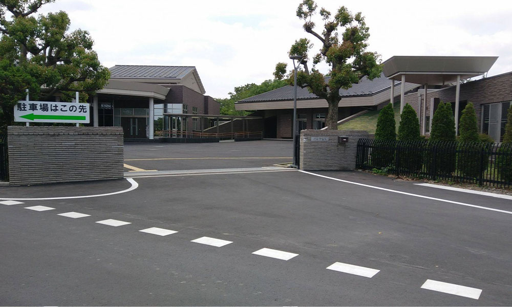 川越市立ち華葬祭が利用する行田市斎場の外観の写真