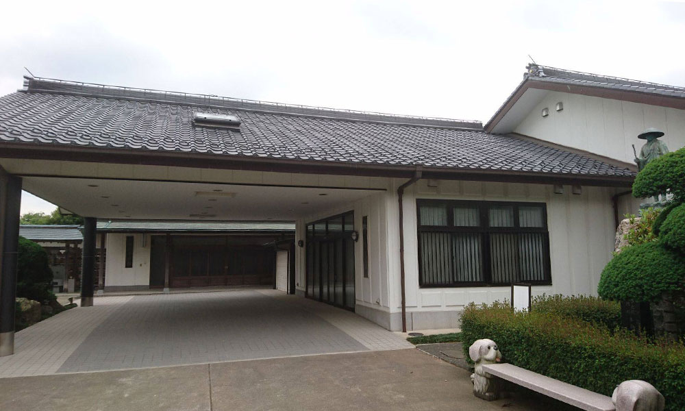 川越市立ち華葬祭が利用する浄源寺会館の外観の写真