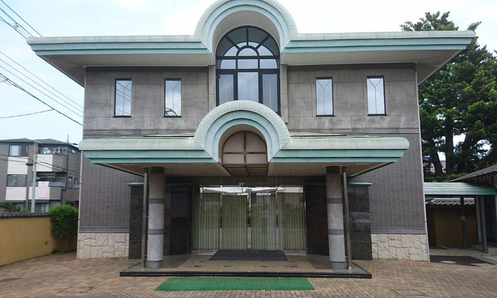 川越市立ち華葬祭が利用する実相寺 鷲峰殿の外観の写真