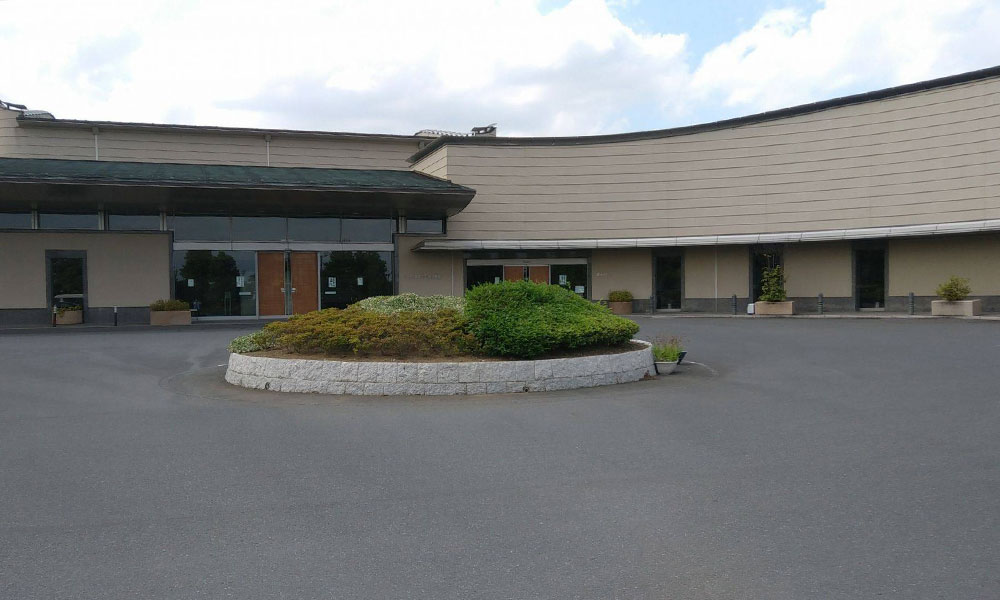川越市立ち華葬祭が利用する上尾伊奈斎場つつじ苑の外観の写真