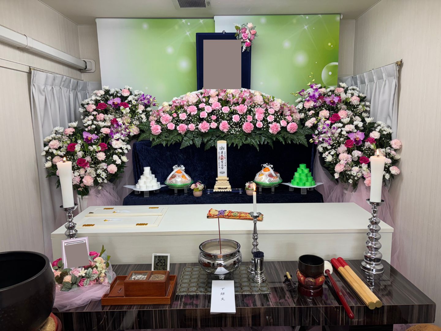 川越市の立ち華葬祭の祭壇