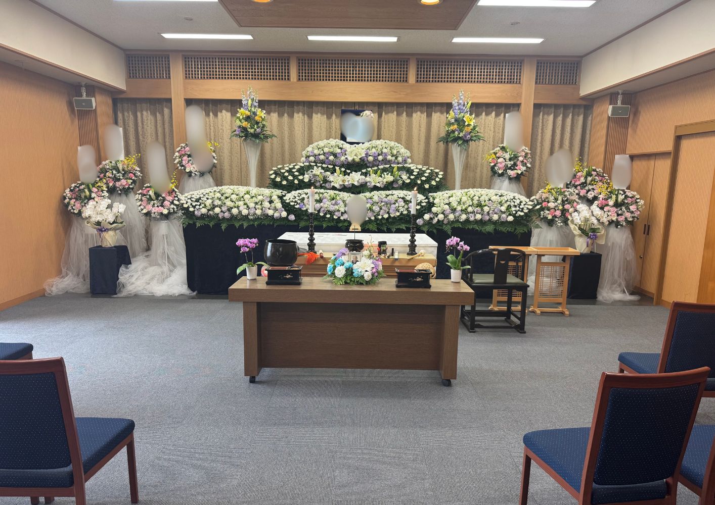 川越市の立ち華葬祭の祭壇写真