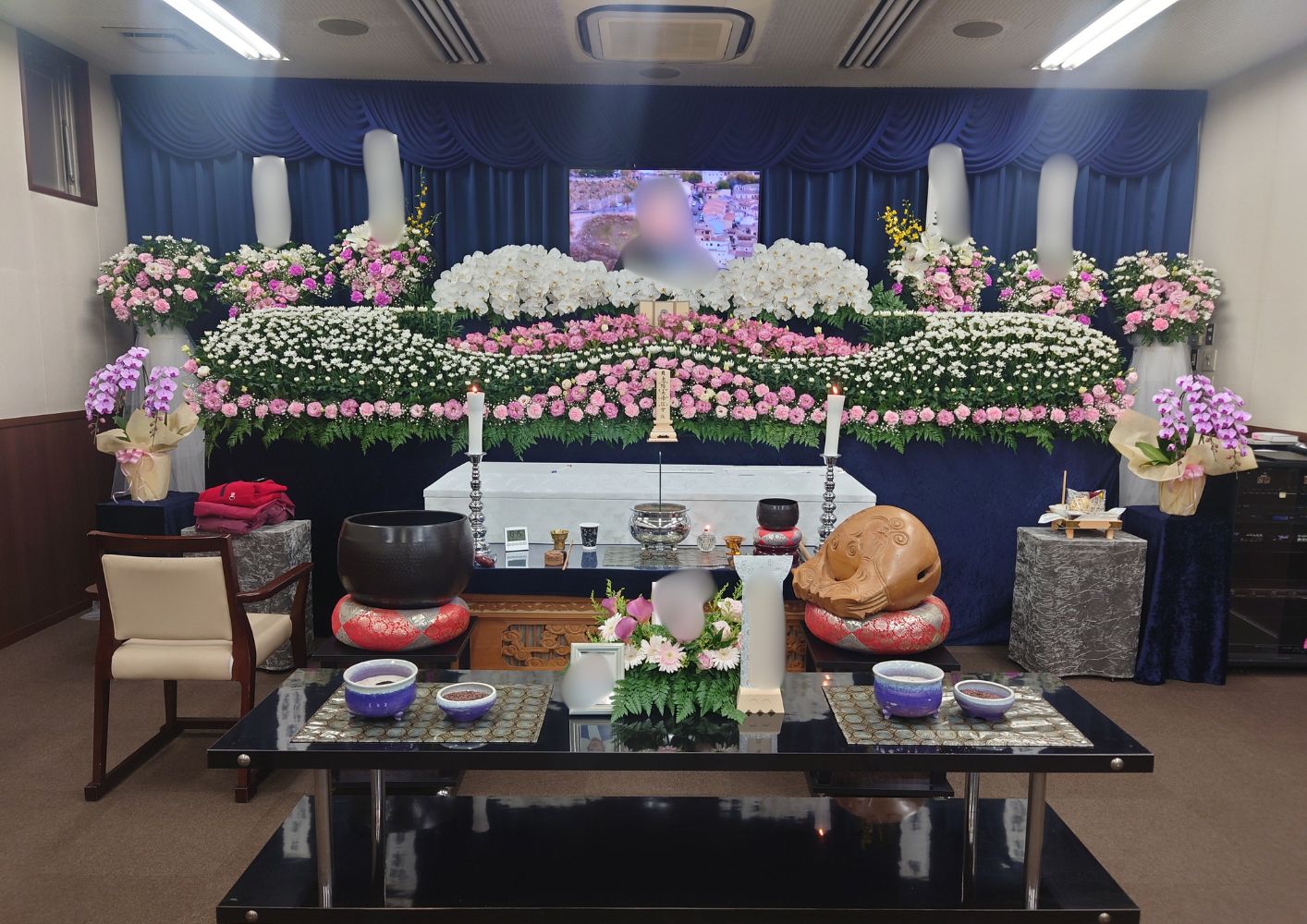 川越市の立ち華葬祭の祭壇写真