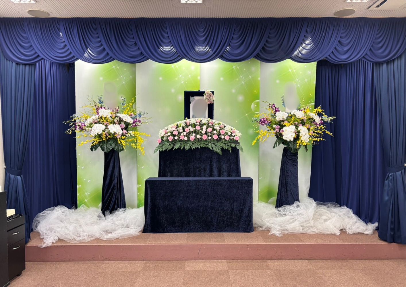 川越市の立ち華葬祭の祭壇写真