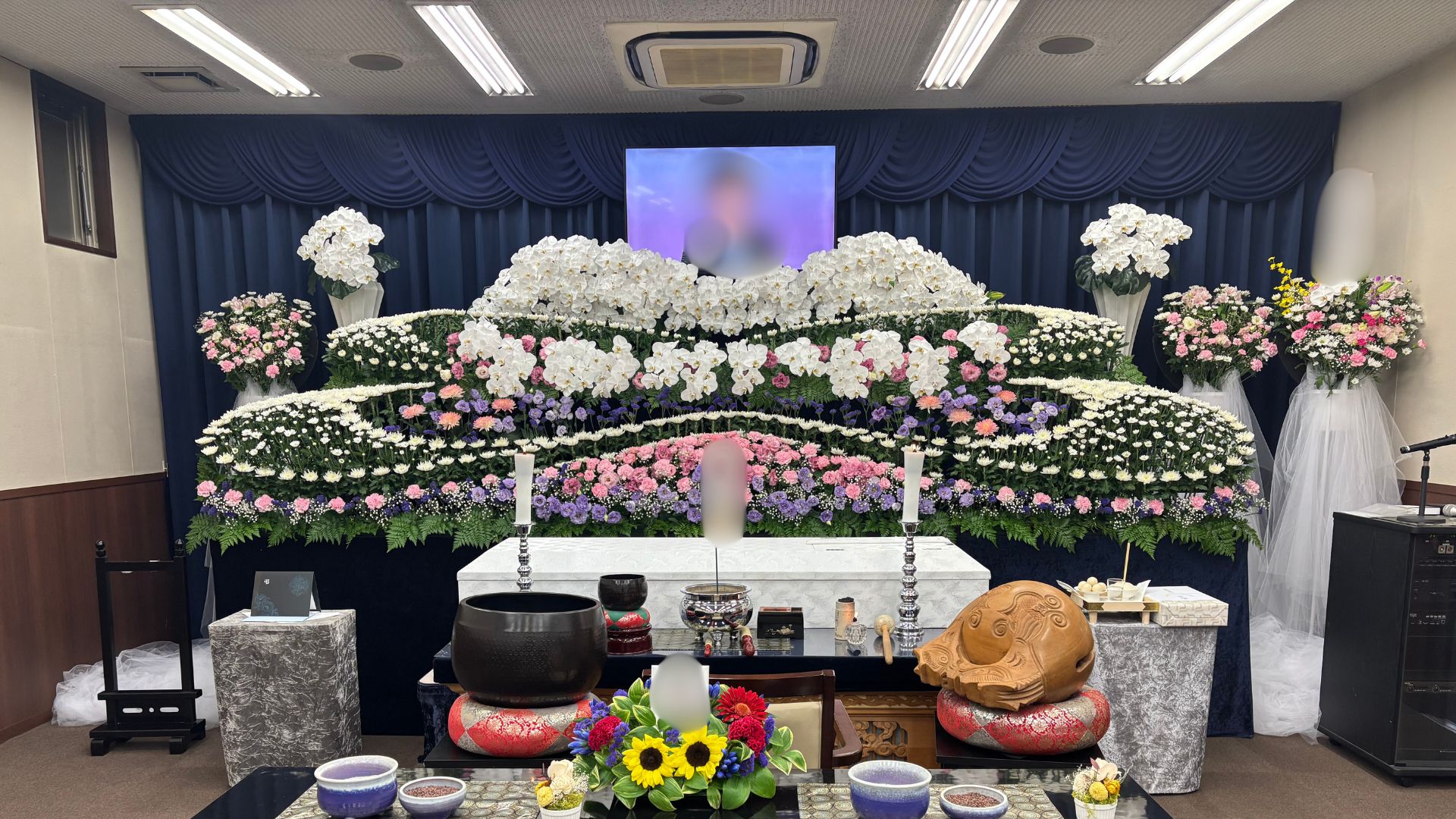 川越市の立ち華葬祭の祭壇写真