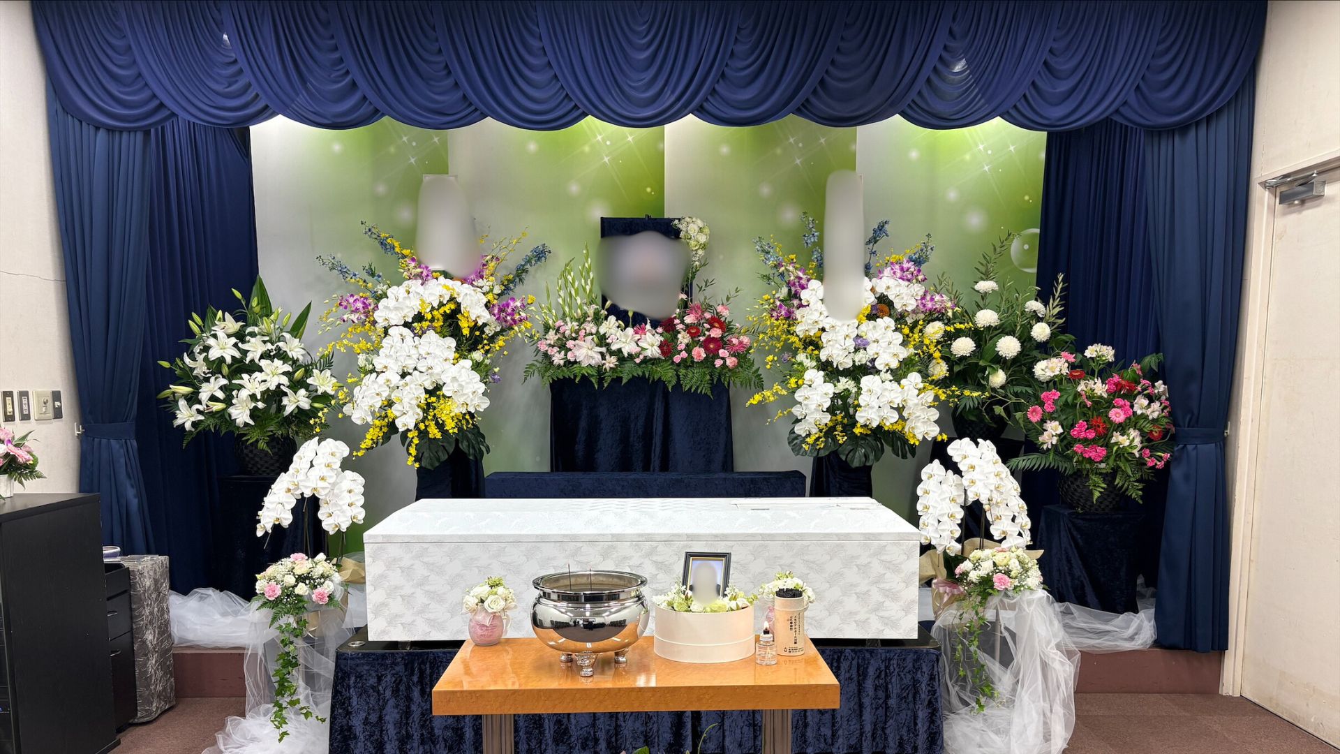 川越市の立ち華葬祭の祭壇写真